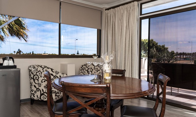 Milnerton House | Woodbridge Lodge
