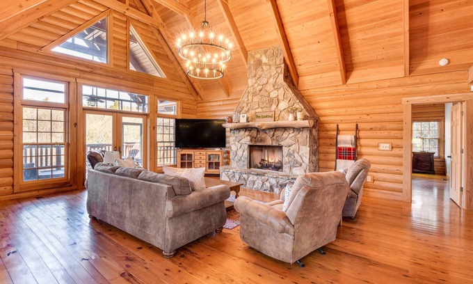 Sapphire Cabin | Wooded Cabin: Mtn Views, Hot Tub & 2 Decks!