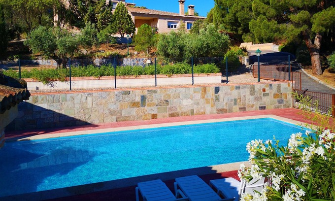 Toledo Ski Chalet | Wooded finca with house and pool in the city of Toledo