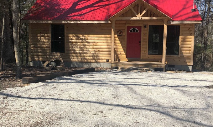 Rogers Cabin | Wooded view-hot tub-5 min to Natural Bridge