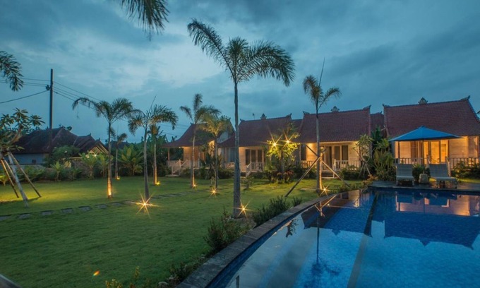 Mushroom Bay Cottage | Wooden Hut in Lembongan, Huge Lawn Area, Swimming Pool Available
