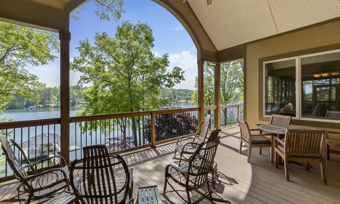 West Union House | Woodhaven Dr - A Keowee Waterfront Home To Wow Everyone
