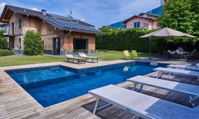 Colico Piano House | Woodhouse by Interhome