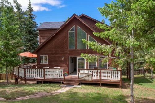 Woodland Park House | Woodland Park Chalet with Deck, Grill and Mtn Views!