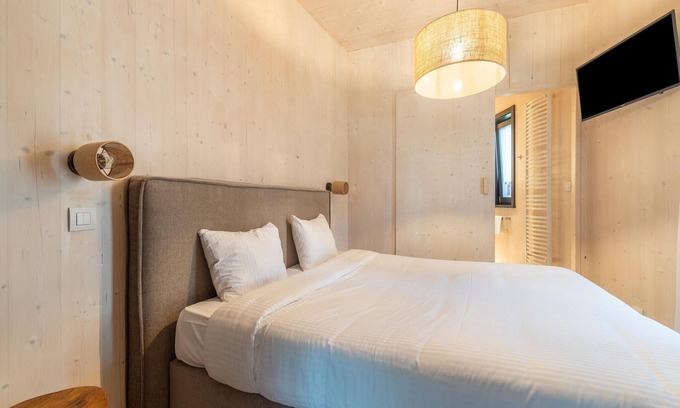 Maubray Cottage | Woodland Retreat for Two
