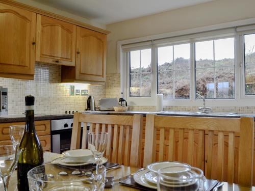 Cwrt House | Woodland View Bungalow 1 - Uk10492