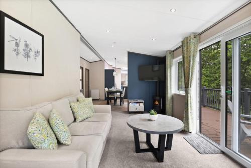 Earle House | Woodland View Lodge - North East Escapes