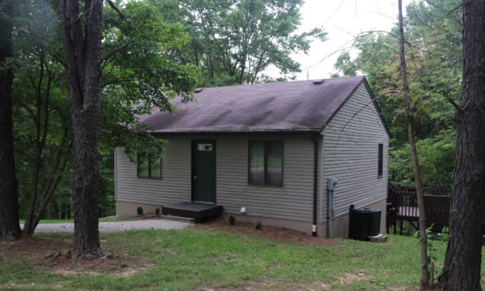 Laurelville Cottage | Woodlands--Cottage, Close to Horseback Riding, Hot Tub--Hocking Hills