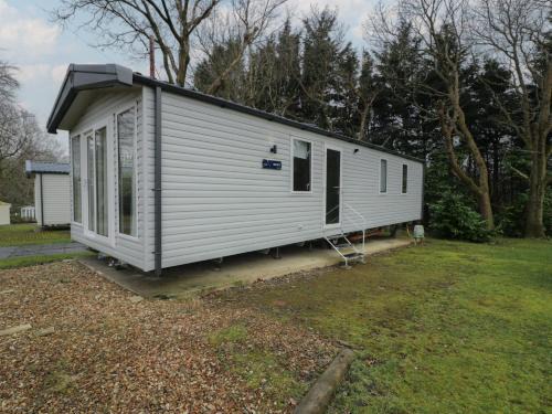Ruthin House | Woodlands Gold WO06