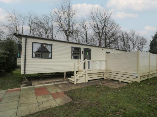 Ruthin House | Woodlands Gold WO40