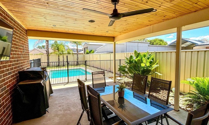 Yarrawonga House | Woodlands Waterside Retreat