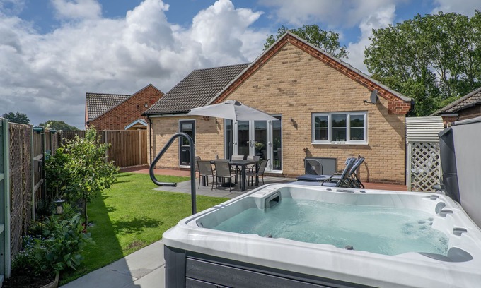 Scratby House | Woodpecker Lodge | East Ruston Cottages