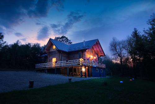 Dreznik Grad Ski Chalet | WOODS LODGE PLITVICE LAKES