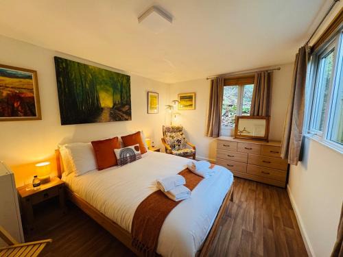 Stroud Apartment | Woodside Cabin by MaisonPro