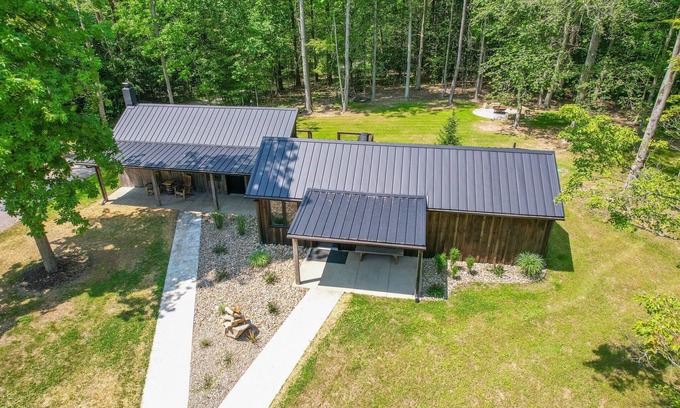 Madison Cabin | Woodside Ranch House w/Hot Tub, Private Deck & Scenic Trails in Wine Country