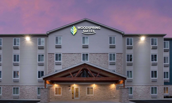Canyon Acres Hotel | WoodSpring Suites Albuquerque East I-40 Tramway