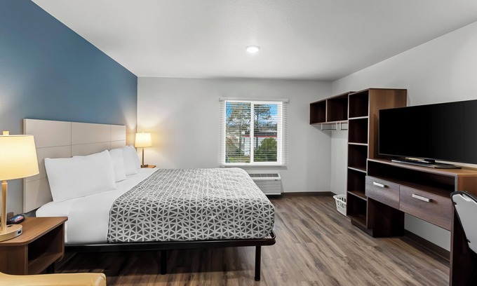 Beaverton Hotel | WoodSpring Suites Beaverton - Portland West