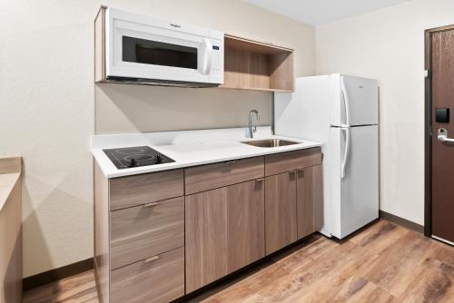 Greenville - Spartanburg Hotel | WoodSpring Suites Greenville Airport