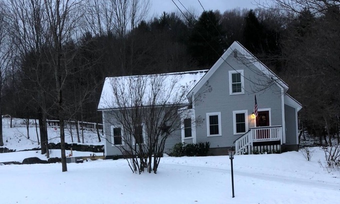 Woodstock House | Woodstock Farmhouse Completely Updated Close to Town & Ski Areas