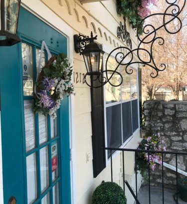 Independence Bed & Breakfast | Woodstock Inn Bed & Breakfast