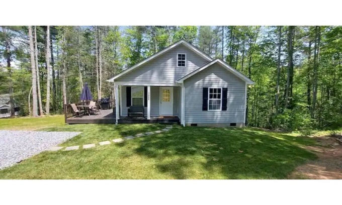 Morganton Cottage | Woodsy cottage next to Lake James