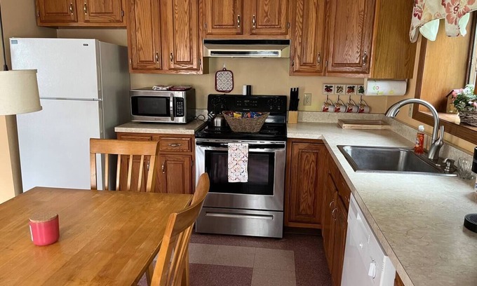 Cooperstown Ski Chalet | Woodview Retreat*Pool*Chalet House+Duplex-Sleep 18