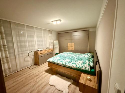 Region Hannover District Apartment | Woody Style Apartment near Langenhagen Airport