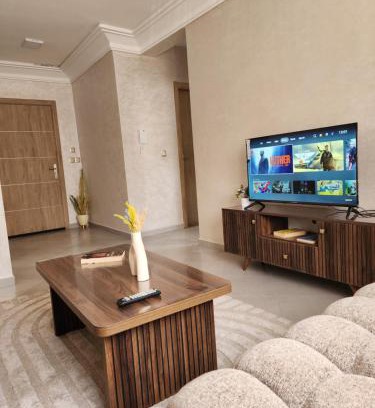 Anza Apartment | Work and Surf Flat Fast WiFi Walk to Beach