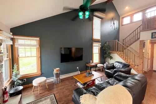 Tannersville House | Work & Play for Executives