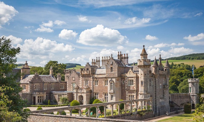 Melrose House | World famous house in the beautiful Scottish Borders