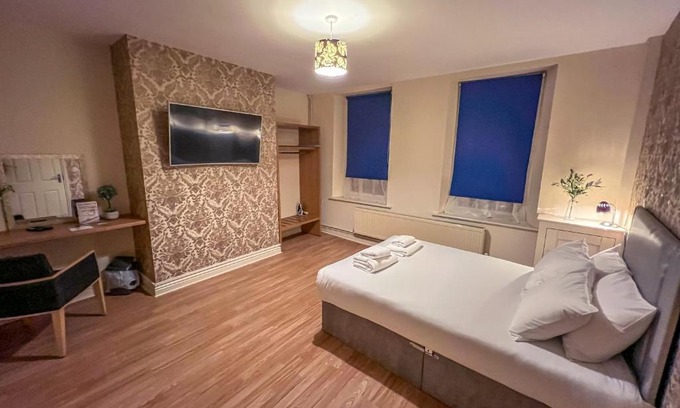 Boston House | Wormgate House Holiday Home