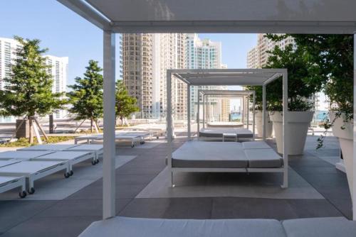 Downtown Miami House | Wrap around Bay View, W Hotel Luxury 2BR 2BA, Pool, Spa, Free Gym Classes