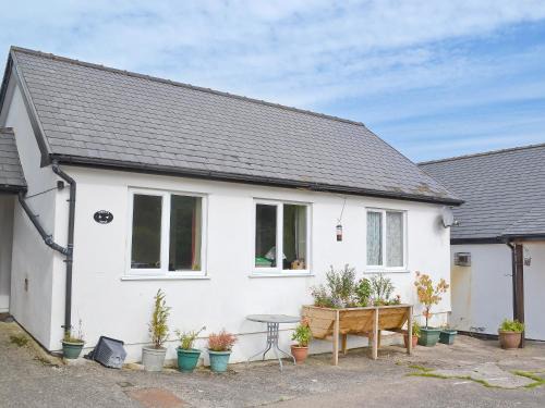 Welshpool House | Wrens Nest