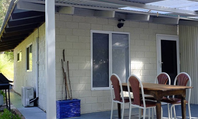 Deepdene Apartment | Wrenwood Chalets Caves road unit 3