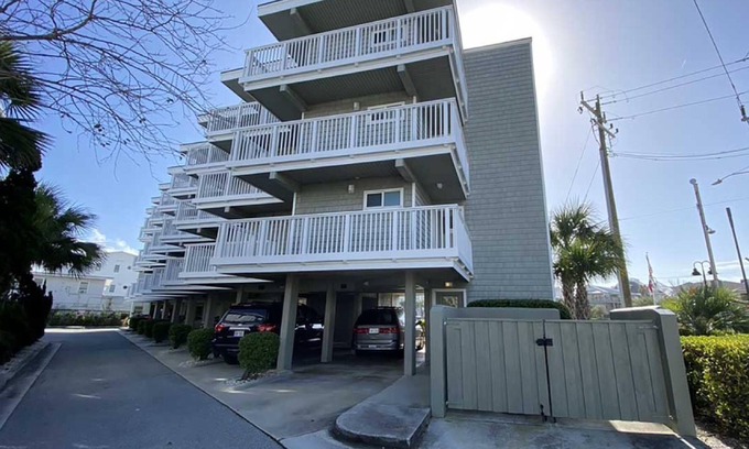 Wrightsville Beach Condo | Wright By The Pier by Sea Scape Properties