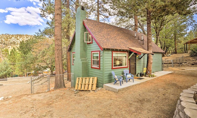 Wrightwood Cabin | Wrightwood Cabin w/Cozy Interior!