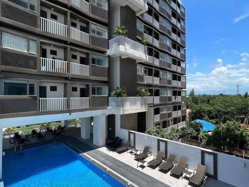 Mandurriao Apartment | WV2 Condotel Luxury