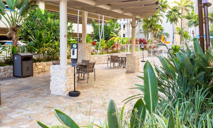 Brodheadsville Condo | Wyndham at Waikiki Beach Walk® - Spacious1 Bedroom