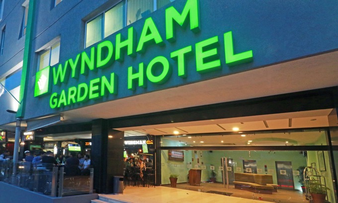 Financial District Hotel | Wyndham Garden Guadalajara Acueducto
