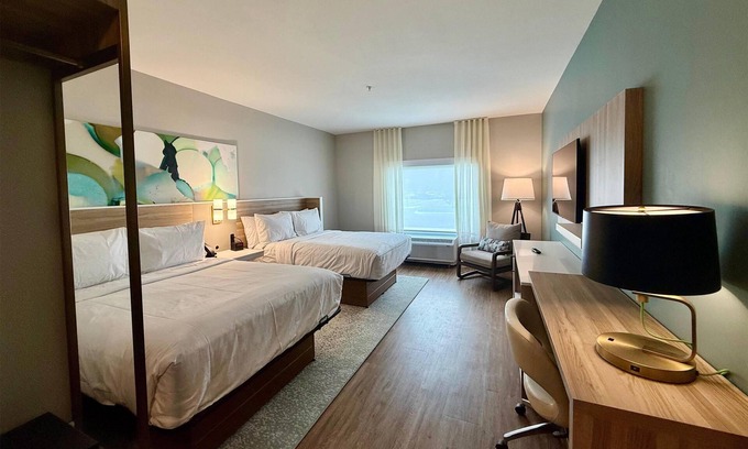 Tampa Hotel | Wyndham Garden Tampa Fairgrounds/Casino