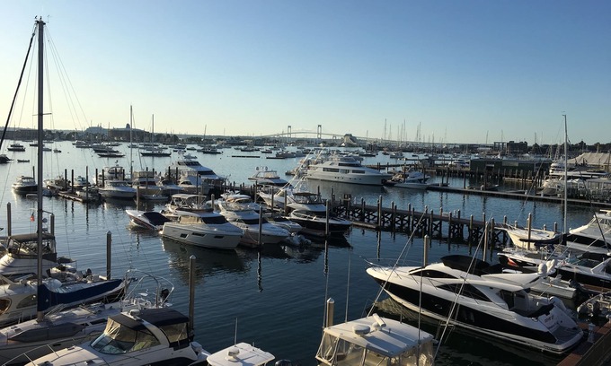 Historic Hill Resort | Wyndham Inn on the Harbor ~Two Bedroom Harbor Front Resort off Thames