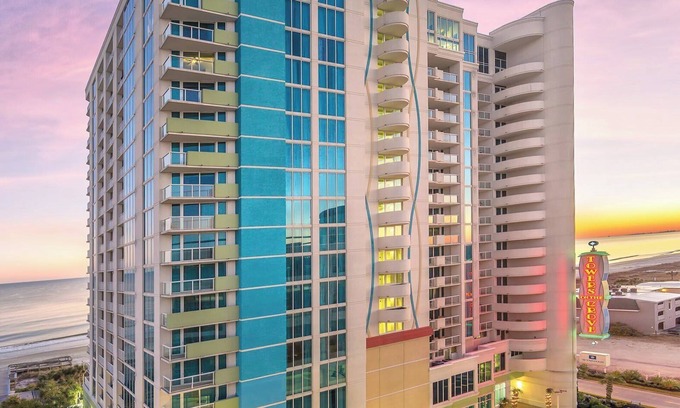 Ash Condo | Wyndham Towers on the Grove | Six 2BR/2BA Suites