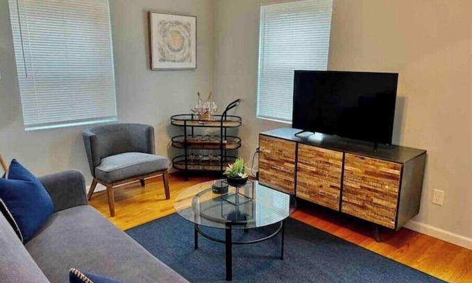 Cincinnati Apartment | Xavier Place 3 - 2BR by Xavier, Hospital’s & Zoo