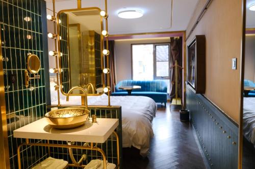 Changning Hotel | Xinyu Hotel - Shanghai Jiao Tong University Xinhua Road