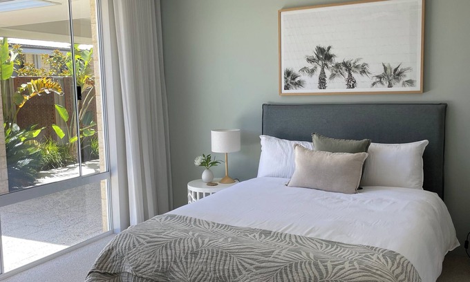 Dalyellup House | Xtra Luxury Coastal Splendour 4 bed Bunbury