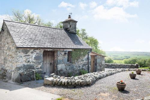 Llanbedr House | Y Becws