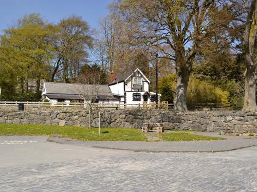 Llanycil House | Y Bwthyn