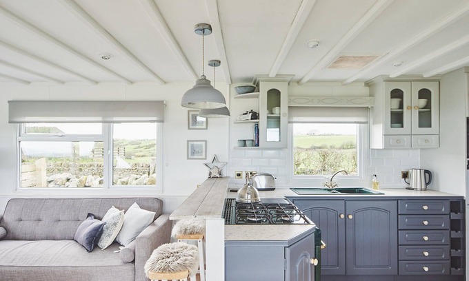 Llanerchymedd Cottage | Y Caban - The Cabin, with stunning views and hot tub
