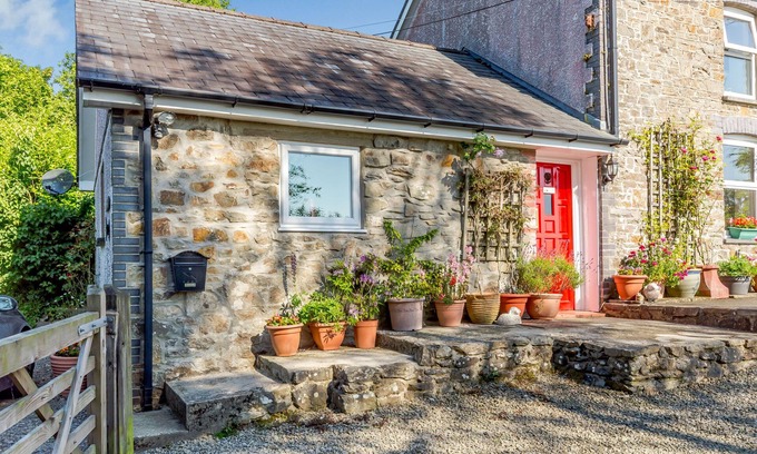 Llanybydder Cottage | Y Cwtch