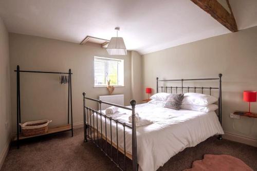 Pentrefelin House | Y Cwtsh
